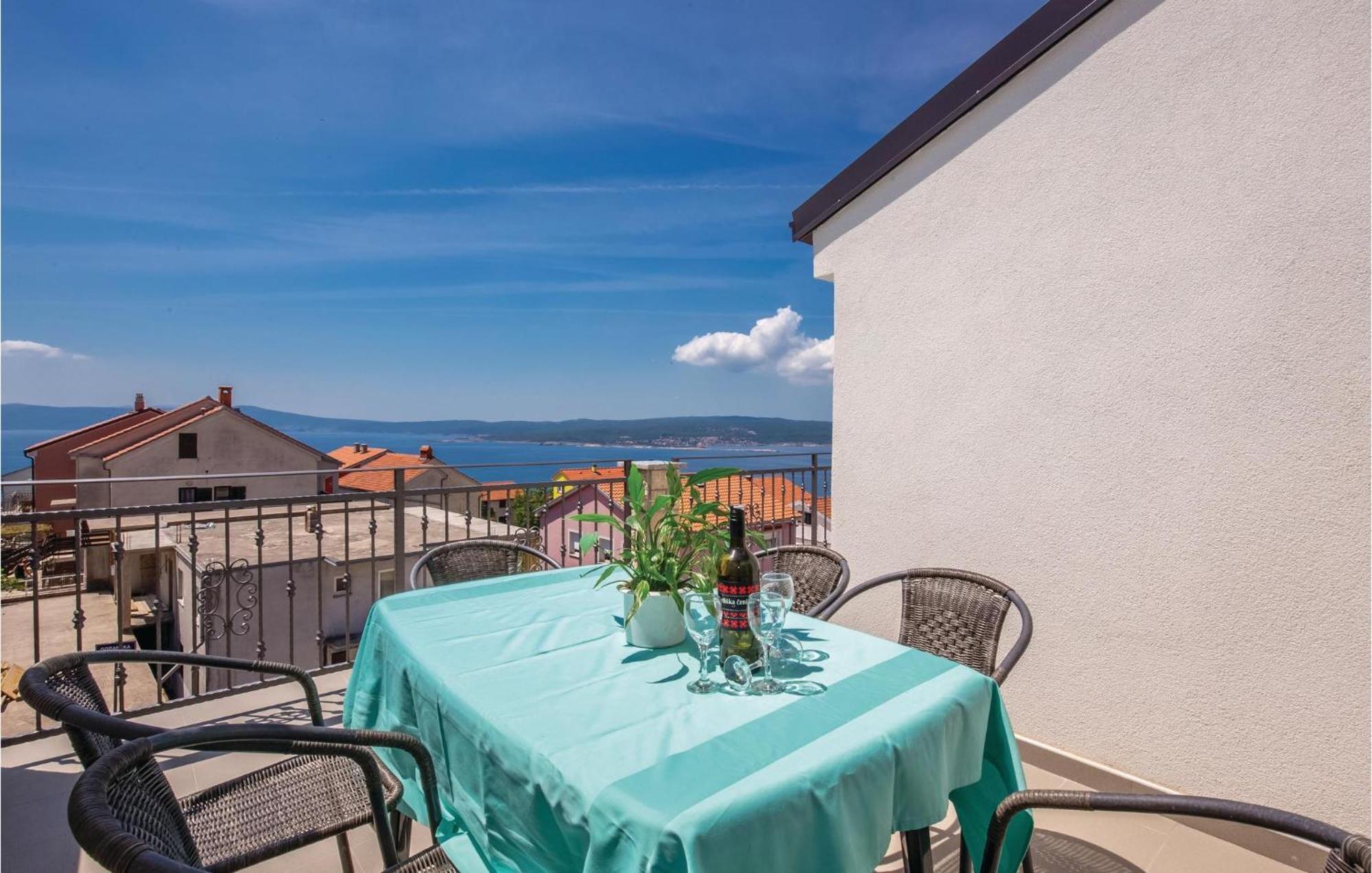 Nice Apartment In Crikvenica With Wifi エクステリア 写真