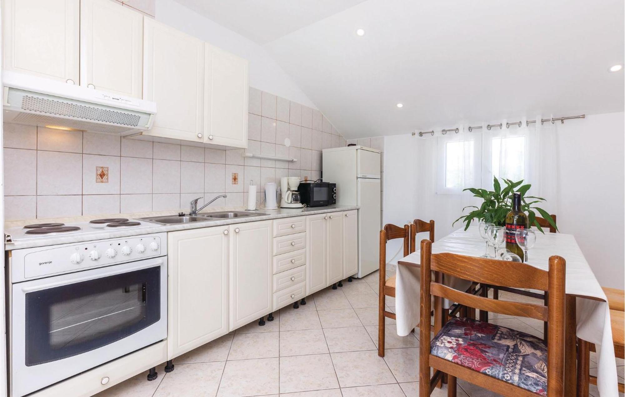 Nice Apartment In Crikvenica With Wifi エクステリア 写真