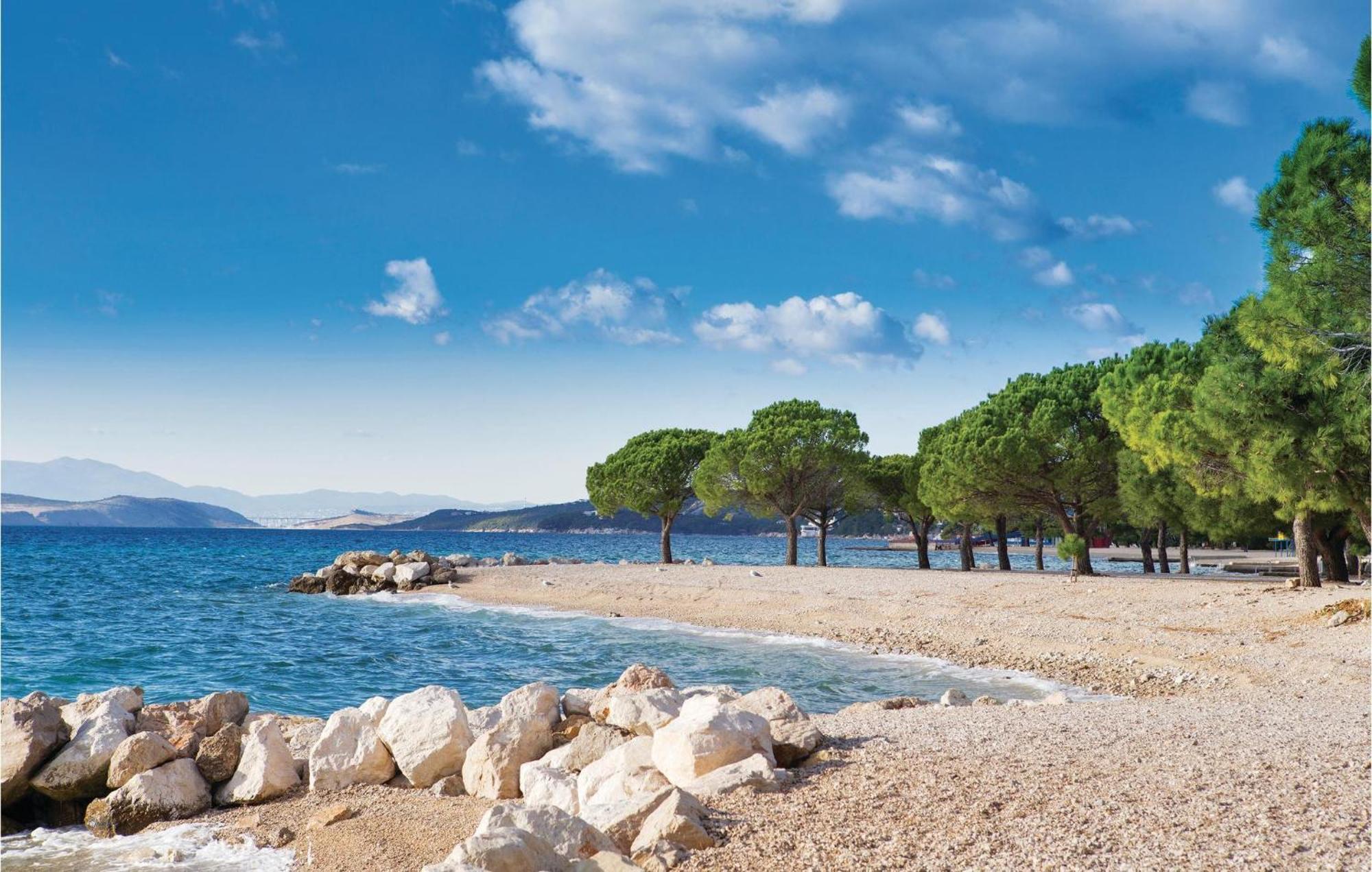 Nice Apartment In Crikvenica With Wifi エクステリア 写真