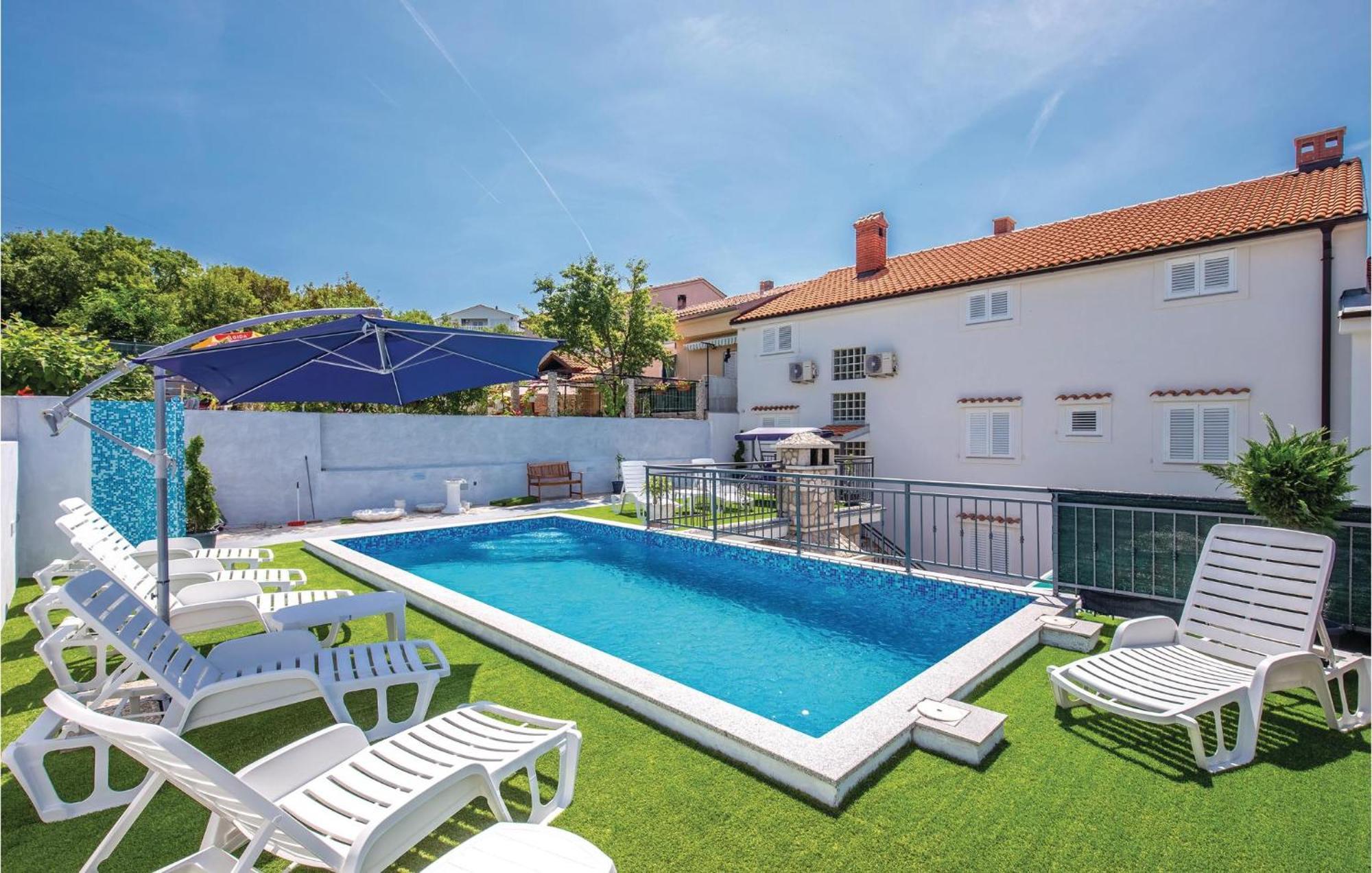Nice Apartment In Crikvenica With Wifi エクステリア 写真