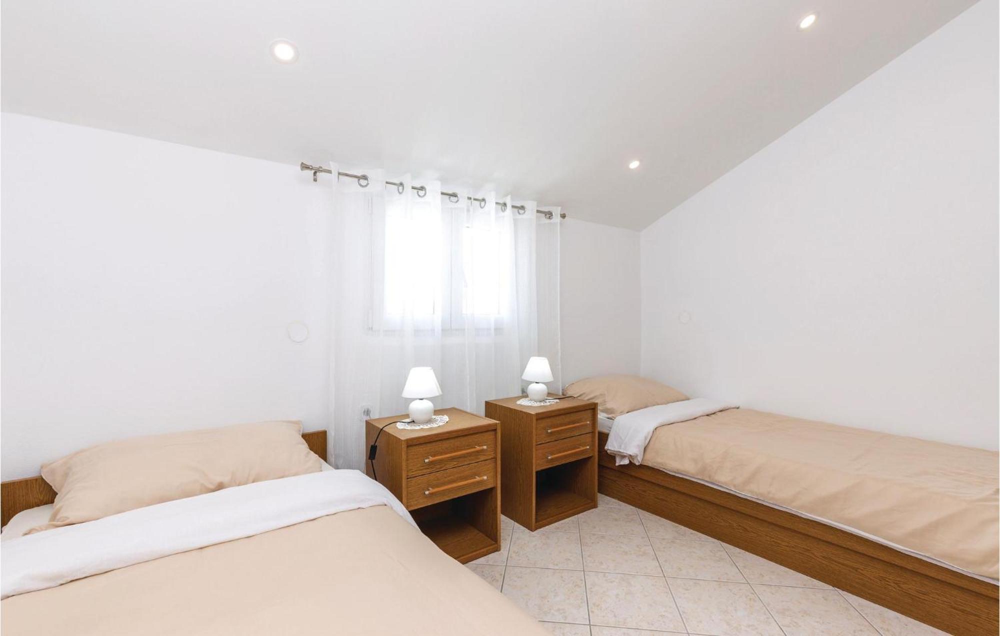 Nice Apartment In Crikvenica With Wifi エクステリア 写真